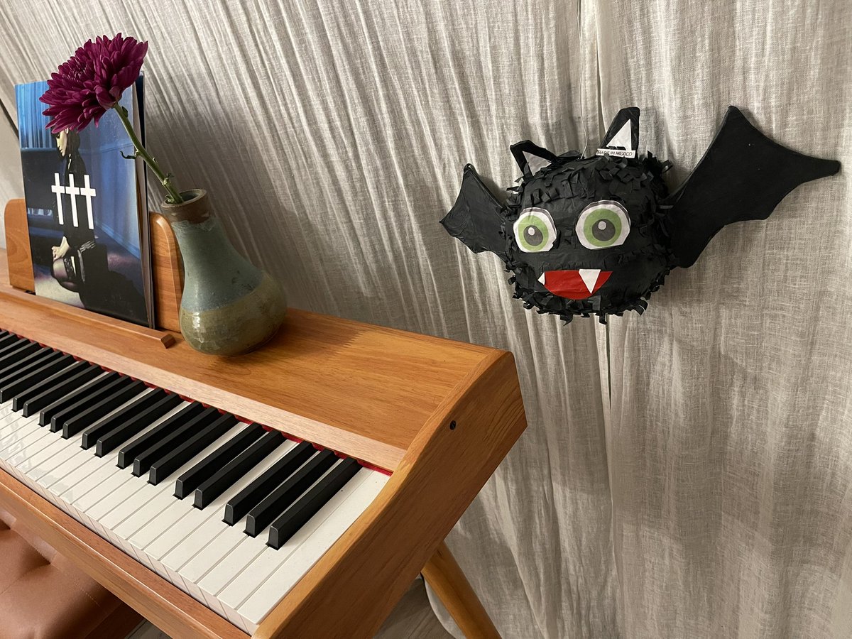 DJZibaZ's tweet image. Love my new mini 🦇 piñata from #northgatemarket #hechoenmexico🇲🇽