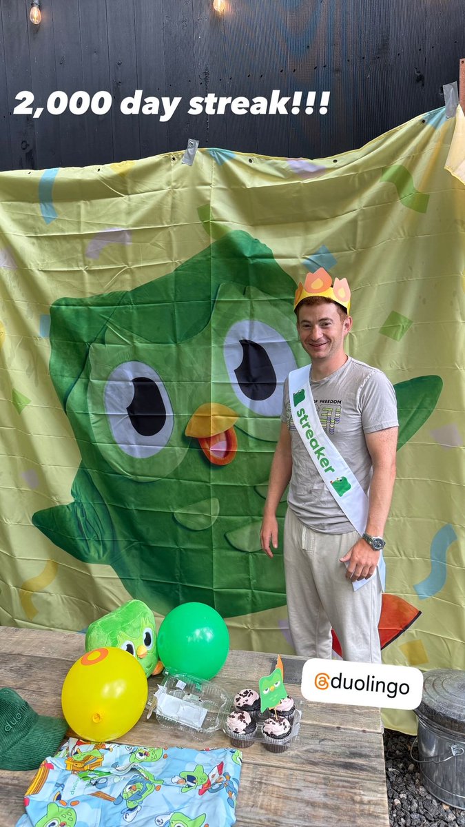2,000 day streak party!!! <a href="/duolingo/">Duolingo</a> 🤯🎉