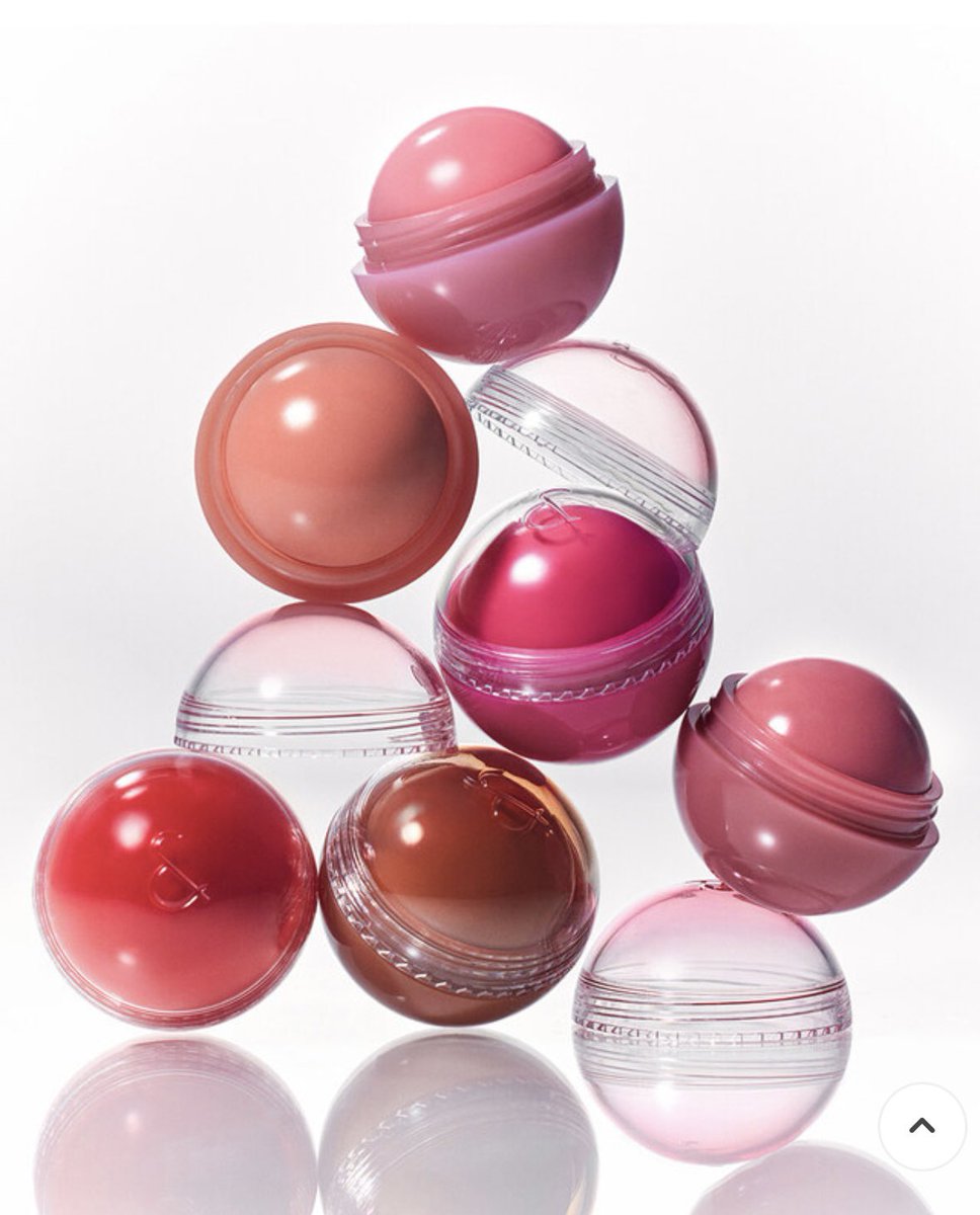 지누쨩 볼치크 정보🧏🏻💄
주제품 - 롬앤 쥬시 알 치크 05 누가 코코
그리고 로라메르시에 펄 있는 제품을 함께 쓰는데 정확한 제품명은 모르겠어용ㅠ 팬들이 좋아하는 거 알고 “더 올려죠!” 라고 한대욬ㅋㅋ아파트당첨보다 어렵다는 헤어컷트설득ㅋㅋ몰래 잘라주세용…💇🏻오늘도 이쁘게 하고 만나💙🧡🤎