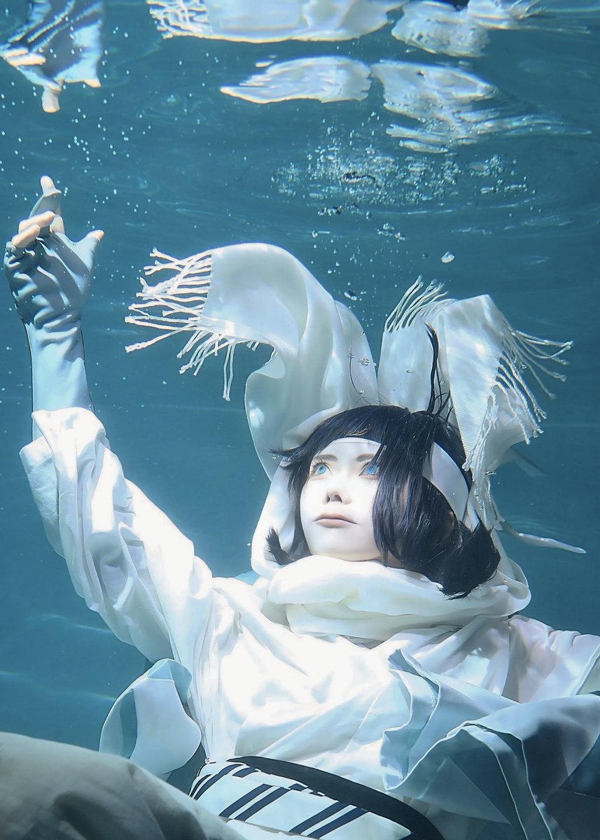 沈む

#水槽企画
カメラ<a href="/EK_photo01/">EKUTO</a> 
スタジオ<a href="/takasta01/">タカスタ。</a>