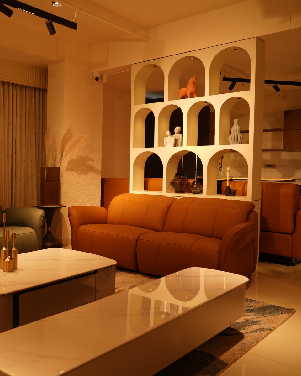 staged_up_'s tweet image. From handpicked artifacts to exclusive showpieces, every element is meticulously curated to elevate the essence of each space.

#stagedup #StyledToPerfection #hautehomes #StyleWithPurpose #BeautifulSpaces #stylinghomes #hallspaces #artifacts #curatedelements