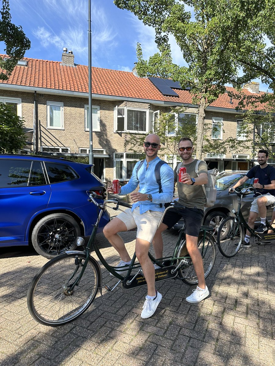 Vandaag fietsen wij de Tour de <a href="/DesProatHans/">Dès Proat Hans</a> 🚵 Vijand of niet, binnenkort trouwt de griezel uit Geleen 👹 Dus we gieten hem vandaag goed vol. Zoals het een goede <a href="/scorito/">Scorito.com</a> speler betaamt gaat de dagselectie boven alles (foto 1) 😵‍💫🍻

<a href="/DesProatRik/">Dès Proat Rik</a> <a href="/DesProatBarry/">Dès Proat Barry</a> <a href="/DesproatMichiel/">Des Proat Michiel</a>
