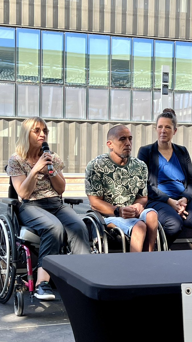 Très belle table ronde aux Halles de Pau sur les bienfaits de l’inclusion dans le sport avec <a href="/AhmedAndiss/">Ahmed Andaloussi</a> , Florence Alix Gravellier , OMS Pau <a href="/Ville_Pau/">Pau, Capitale Humaine</a> <a href="/FRAparalympique/">Comité Paralympique et Sportif Français</a> <a href="/PatDeLoups/">Patricia Wolfs</a>