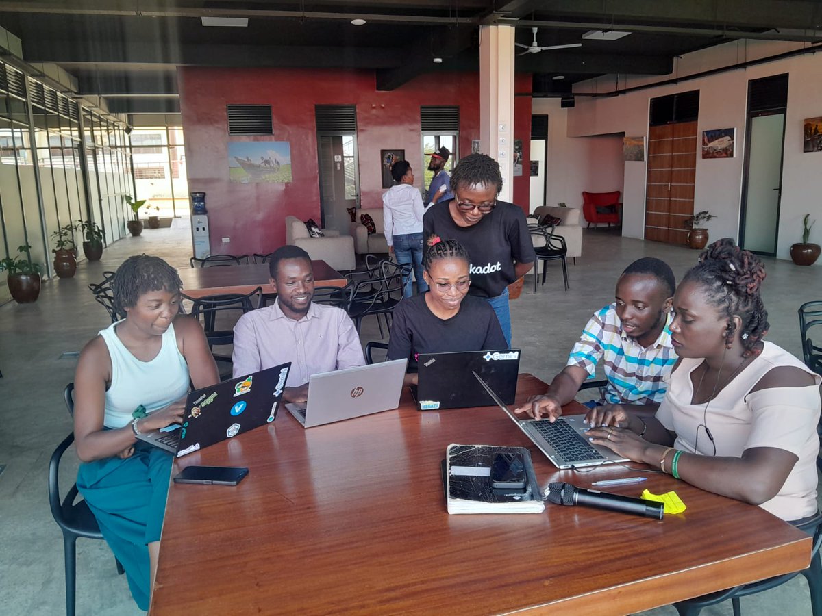 QuinterOchieng tweet media