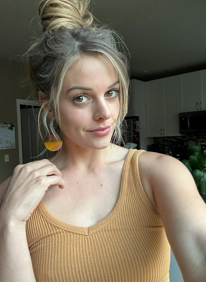 Lana Lane tweet media