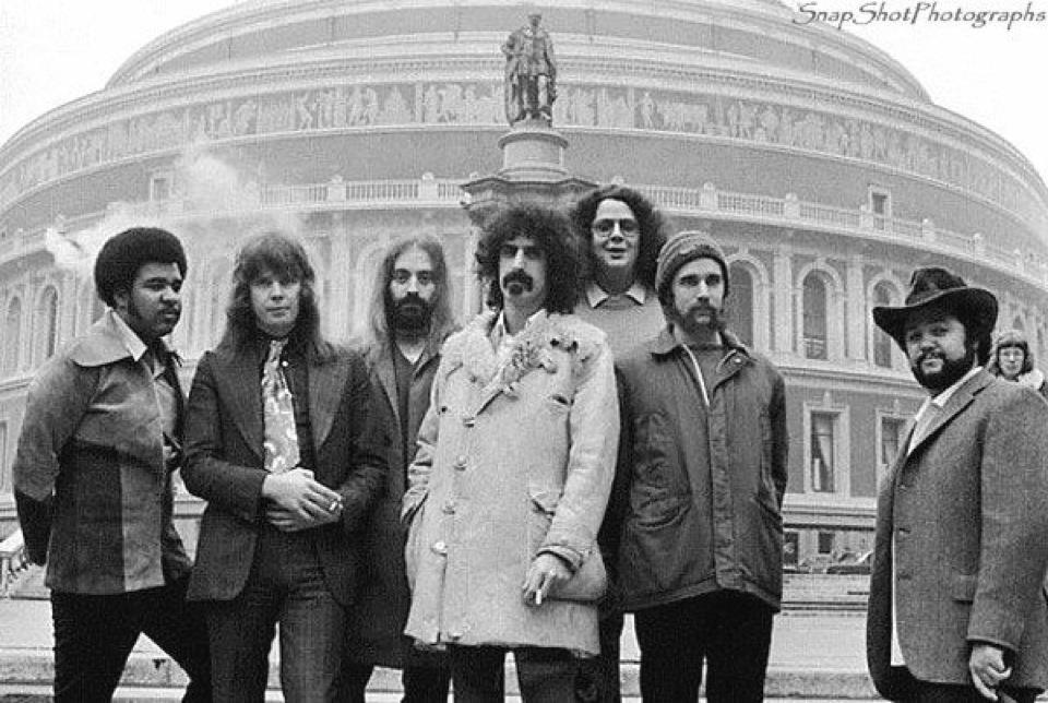 ChelBerlin's tweet photo. @TheMickyDolenz1 #MarkVolman

R.I.P. Mark Volman.

Frank Zappa et Mothers of Invention, UK, 1971:
George Duke, Martin Lickert, Howard Kaylan, FZ, Mark Volman, Ian Underwood. https://t.co/hh8QbrROnC