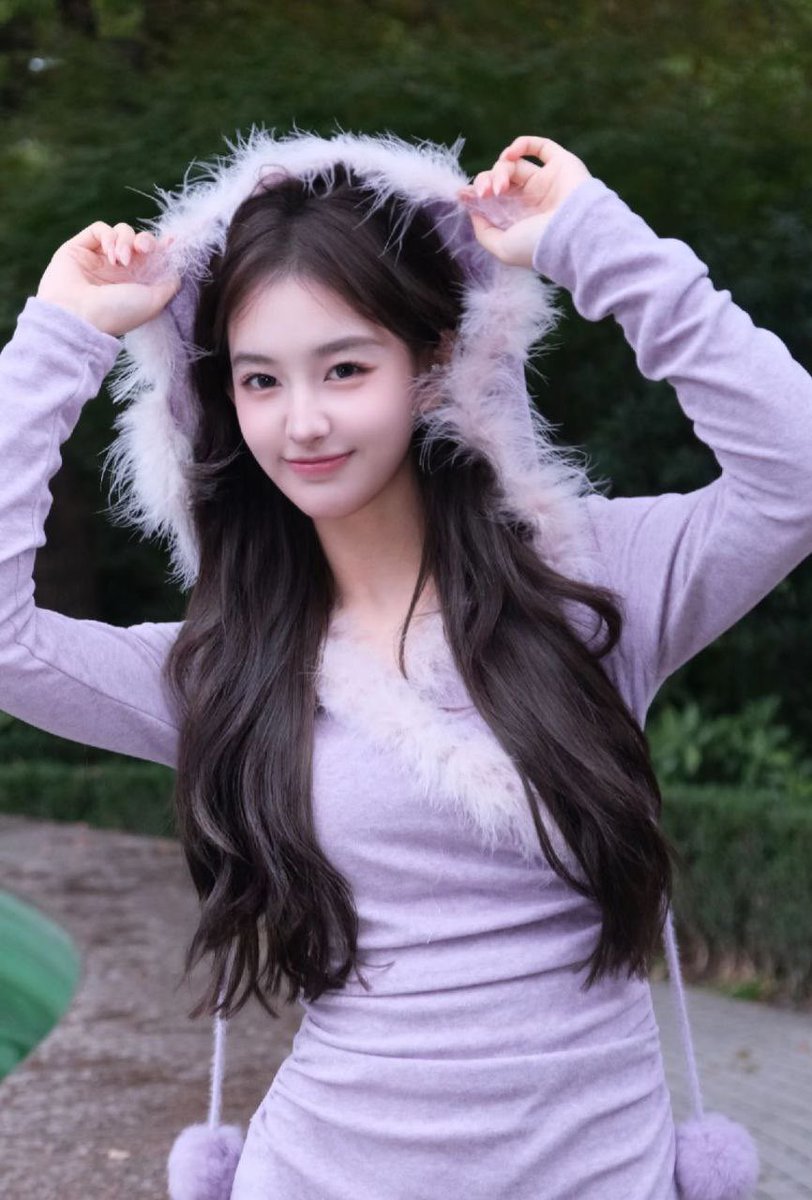 福利姬灵灵全球cos外围经济（全国独家资源）分享的黄推图片2 - 网红私拍内容