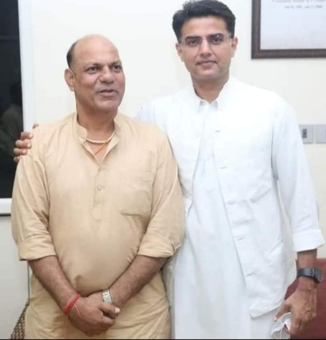 KrantiTiwari1's tweet image. 36 कौम के लोकप्रिय नेता, युवा ह्रदय सम्राट, AICC महासचिव आदरणीय श्री सचिन पायलट जी के जन्मदिवस के शुभ अवसर पर आप सभी सादर आमंत्रित हैं 
        7 सितम्बर 2025 
    ⏰ सुबह 10:00 बजे
 📍 सांवरिया सेठ, चित्तौड़गढ़ राजस्थान 
@SachinPilot