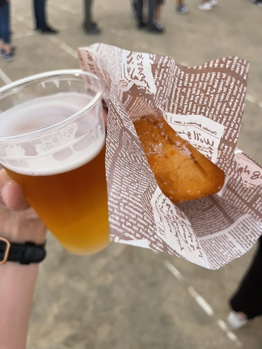 小学校のお祭りで
がっつり飲んでおります🍺*(ˊᗜˋ*)و