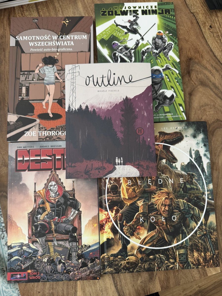 Skalemba's tweet image. Another great stack from @NAGLECOMICS 

I was waiting for these for different reasons:

„Samotność w centrum wszechświata” for its intimate, autobiographical voice

TMNT because nostalgia never lets go

Outline the mood and style had me hooked instantly

Destiny as I love a good,…