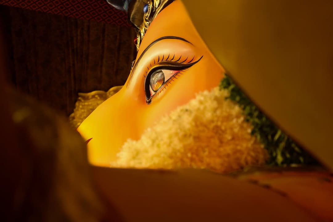 HiHyderabad's tweet photo. #BalapurGanesh #Hyderabad 

This year Balapur Ganesh Pandal was set up in the Swarnagiri Temple theme, and the famous laddu auction fetched record breaking 35 lakhs. 

📷: Tillu Photography https://t.co/ldu0RRJHJX