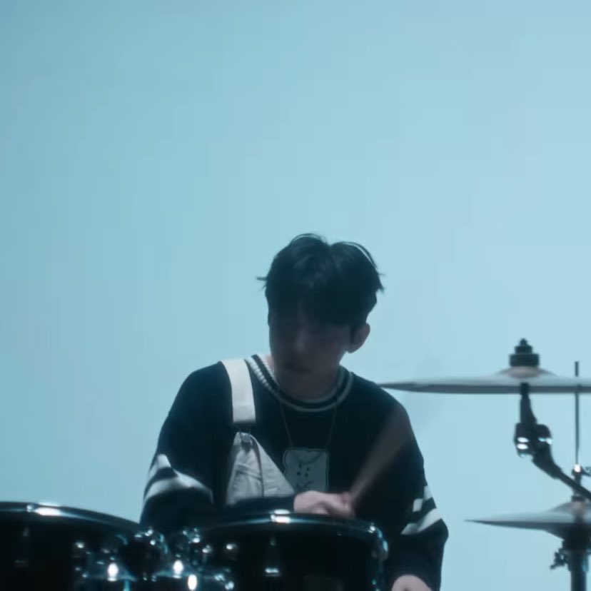 고군분투멜빵드러머못참겟다