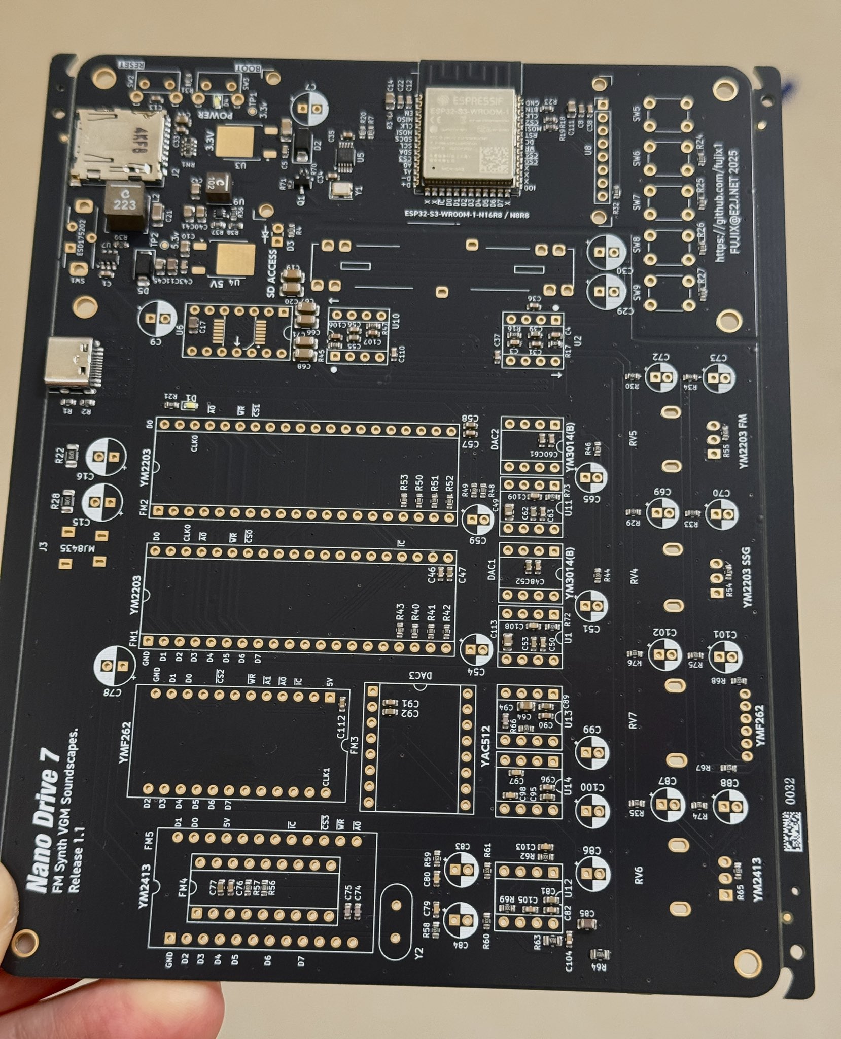 フリクリックノイズ YXS846☆新品☆EMI Suppression 420-0010-Z フェライト