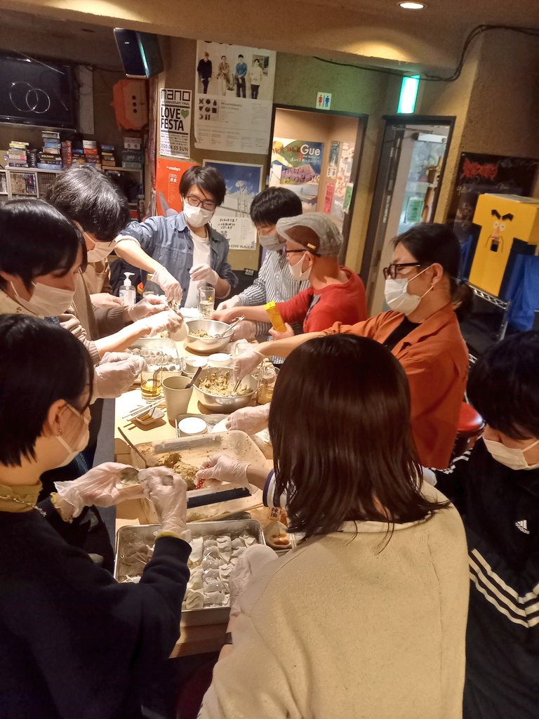 darekanchi's tweet photo. 🆕10月イベント🆕
10/25(土)「第9回餃子ナイト」🥟

大好評企画が久々に開催！包み参加で¥1000餃子食べ放題
この日もとことんやりましょう
餃子アドバイザー  @TBWNBMT 👏

包んで食べれば皆幸せ、最強の完全食餃子パーティです
是非参加お待ちしております🍻 https://t.co/keuiJS1a2l