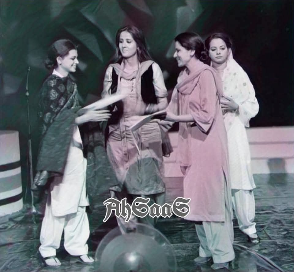 پاکستان ٹیلی ویژن کے چار ستون 
آج کل کے جدید ٹیکنالوجی کے دور میں ان کی کوئی چائنا کاپی بھی موجود نہیں