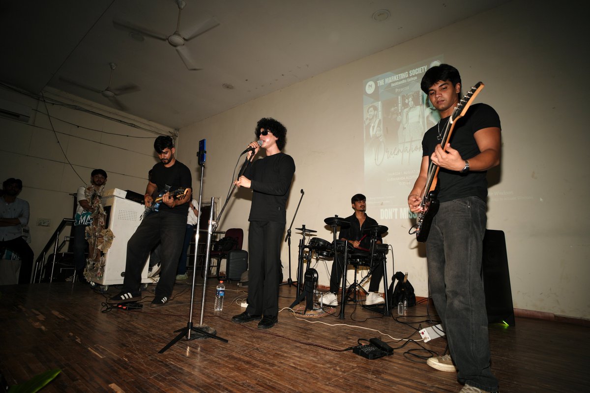 FIMTDELHI's tweet photo. 🌟 Celebrating our #AAHANG stars! 🌟
Kudos to Daniel Dass, Rakshit Upadhyay &amp; Joel David (BA-LLB ; 9th Sem) for their electrifying performance at Orientation, DELHI UNIV.!
 🎶🔥 A proud moment for #FAIRFIELDcollege
#StarPerformers #TalentUnleashed https://t.co/0kLJv7YQTZ