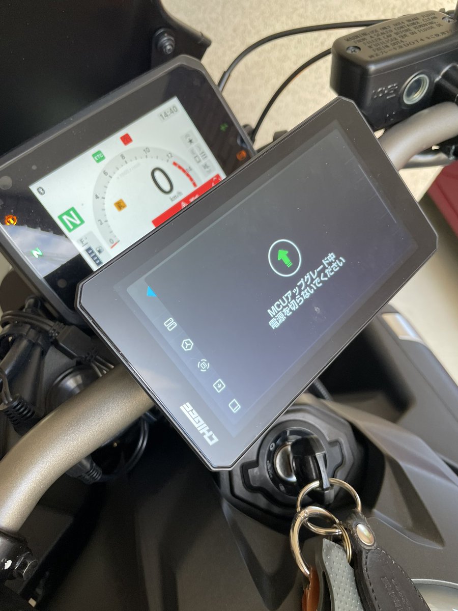 torosukebe's tweet photo. AIO-6のアップデート実施、携帯のテザリング使うと楽よ。尚、アップデートは3段階あるので注意⚠️ 本体アップデート(ネットワーク必要)→再起動→MCUアップデート→4Gモジュールのアップデート。全部で5分〜10分程度キーオンでかかるのでバッテリー🪫気になる型はエンジンアイドリングで。 https://t.co/imvTI684J8