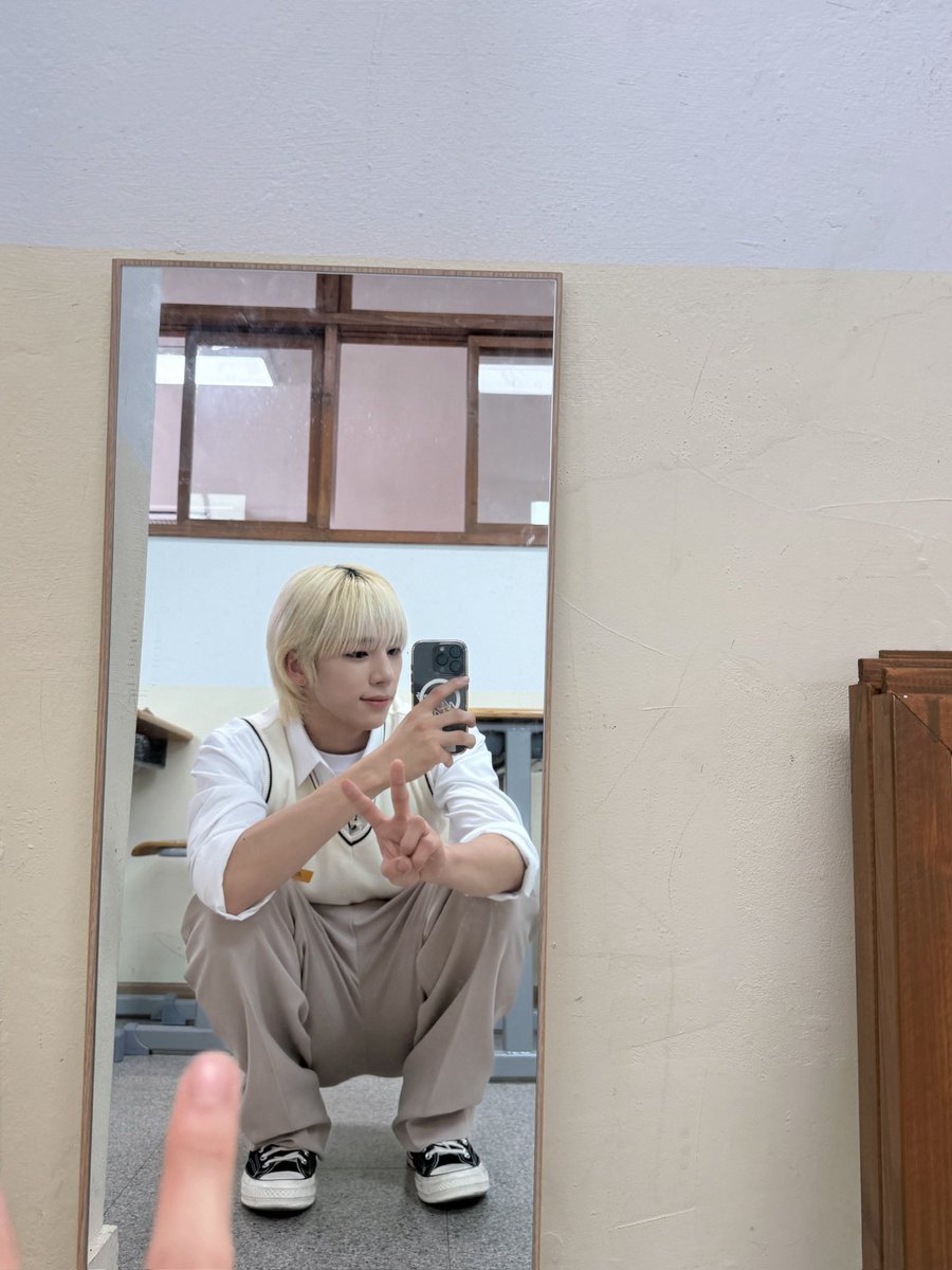 NEXZ_official's tweet photo. 🏫📚✏️

#NEXZ
#REALNEXZ #리얼넥스지 https://t.co/OpjQRjoN5U