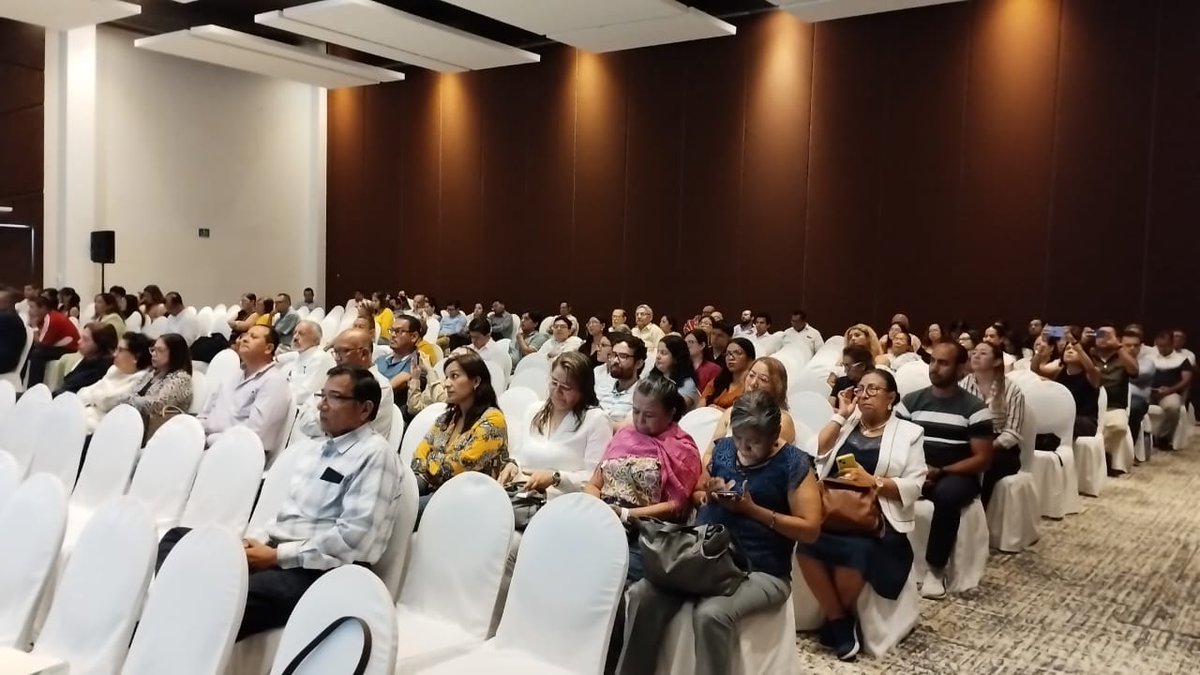 CMIEV's tweet photo. Concluimos el primer día del X Curso de Medicina Interna del Estado de Veracruz. Agradecemos a los ponentes por sus valiosas participaciones y a los asistentes por su interés y disposición por la educación continua. ¡Nos vemos mañana! https://t.co/mcm05NmFK4
