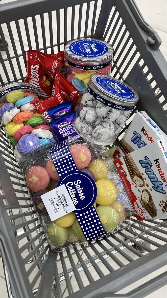 i_am_no_4our's tweet photo. Ready na ang baon ko for tomorrow. Last year as BE hindi ko nakain ng maayos ang baon ko, ngayon as LP maghihiganti ako. 😂 #fullcirclemoment
#amyingforEATxellence
#havecake https://t.co/j6dwmP8Bx4