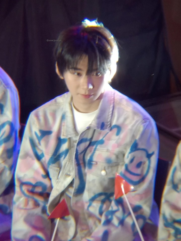 userjunrae's tweet photo. Forever proud of you, my Hani 🫀

I’m grateful I got to see you this close, for the 2nd time. You’ve finally stepped out from behind the mirror and onto the stage, and you shine there more than ever. You truly deserve all the success coming your way. 

I love you, my superstar ★ https://t.co/aaPxCwq0Uq