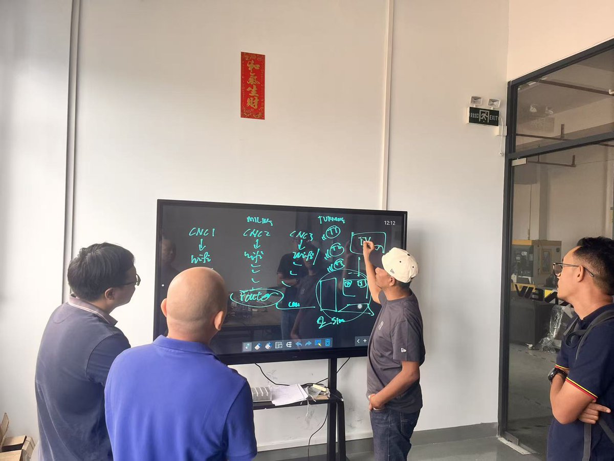 A fantastic day hosting our Malaysian customer at our factory! Who has been with us through multiple small CNC machine purchases, and today’s visit was extra special as we dived deep into discussions—focusing on how our latest small CNC technology can revolutionize education.