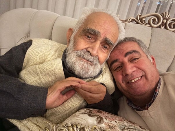 📖 Necdet Subaşı ile Babalar ve Çocuklar…
 “Babalarımızın gözünde bir ömür büyüyen biz değil çocukluğumuz!”
✒ Mehmet Nezir Gül
🔍 insaniyet.net/necdet-subasi-…