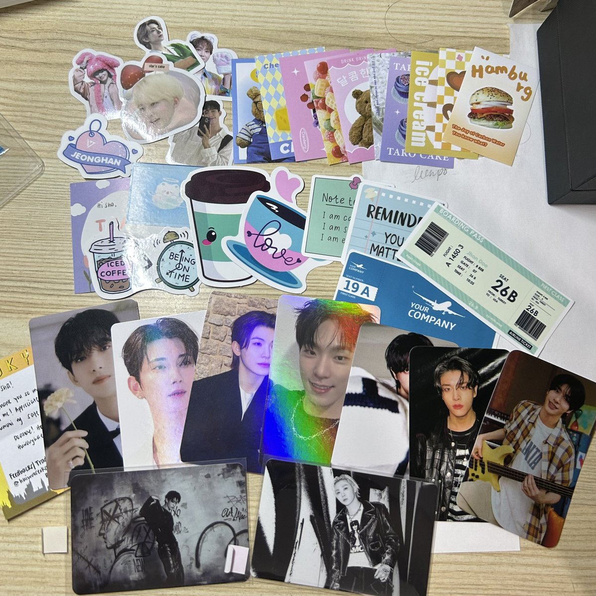 bskwanranghae_'s tweet photo. the trade vs. the freebies
grabe na 'to, bday ko ba HADNHAHS thank you so much ate chellaaa hehe mwa mwa #chellamat @huiwooseoksoo_ π https://t.co/PxhUYBwgjH