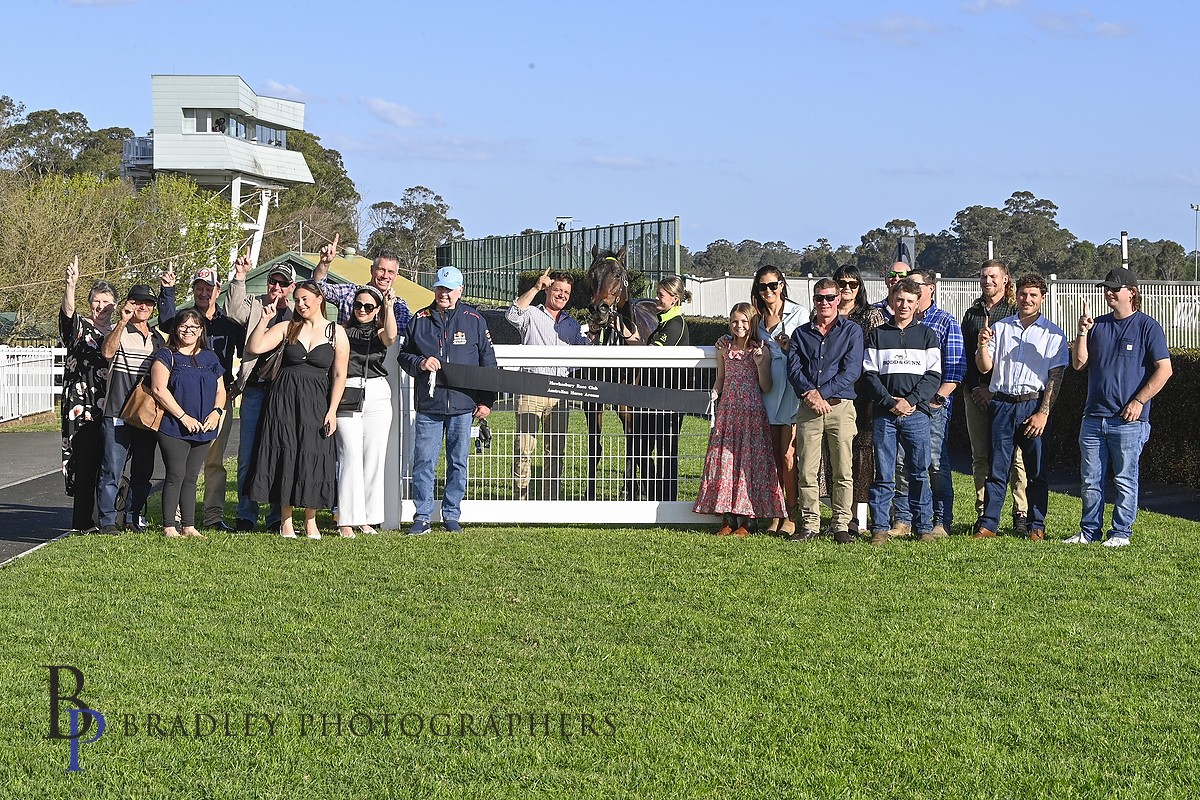 Hawkesbury Race Club tweet media