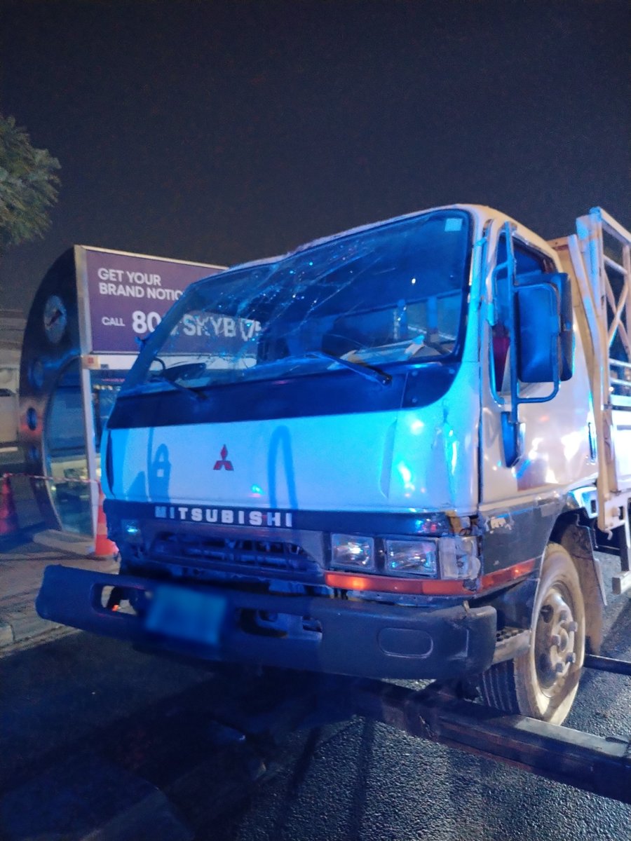 DubaiPoliceHQ's tweet image. #News | Two Injured After Vehicle Crashes into Bus Stop on Al Nahda Street

Details:

dphq.ae/6014u52k

#SwiftResponse
 #SuddenSwerving