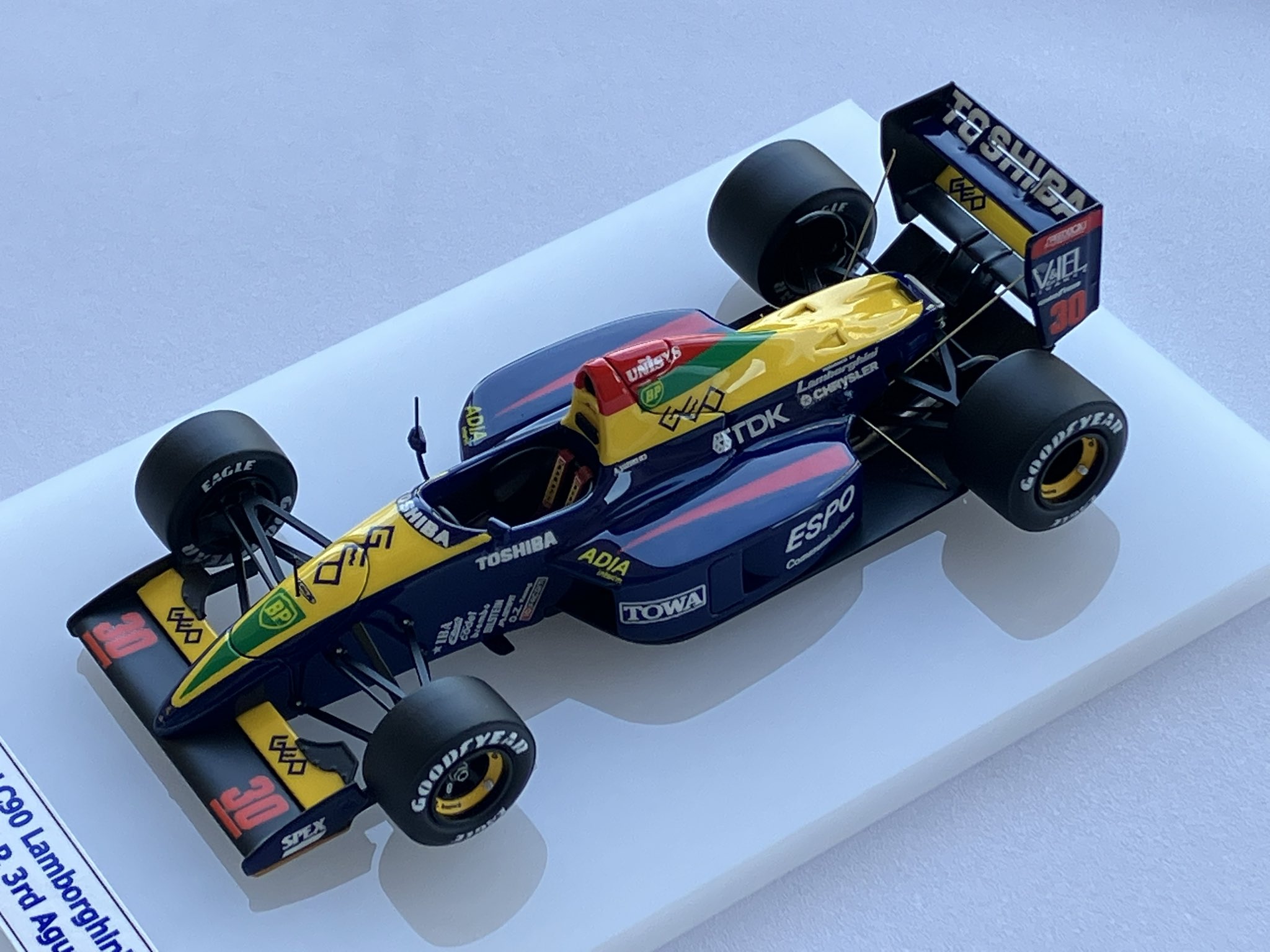 1/43ラルース ランボルギーニ LC90 日本GP 鈴木亜久里ミニチャンプス Amazon | ミニチャンプス 1/43 ラルース LC90 日本GP 鈴木亜久里