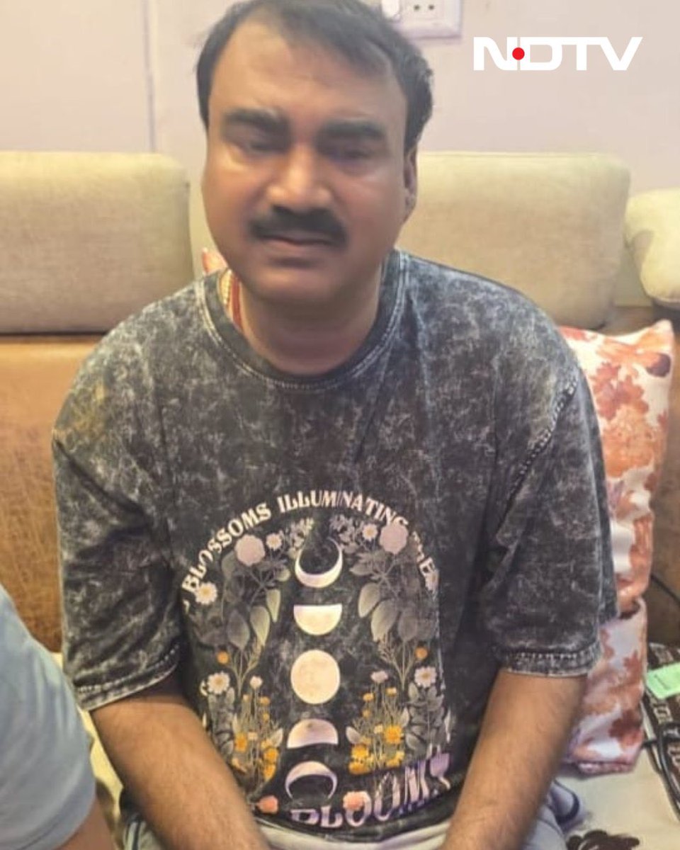 नोएडा में रहने वाले अश्विनी कुमार ने फिरोज़ बनकर मुंबई को बम से उड़ाने की धमकी दी और जॉंच होने पर ख़ुलासा हुआ और आज उसकी गिरफ्तारी हुई।
अश्विनी कुमार ने अपने दोस्त फिरोज को फंसाने के लिए उसके नाम से मुंबई पुलिस को धमकी भरा मैसेज भेजा था।
संघी की असलियत यही है।