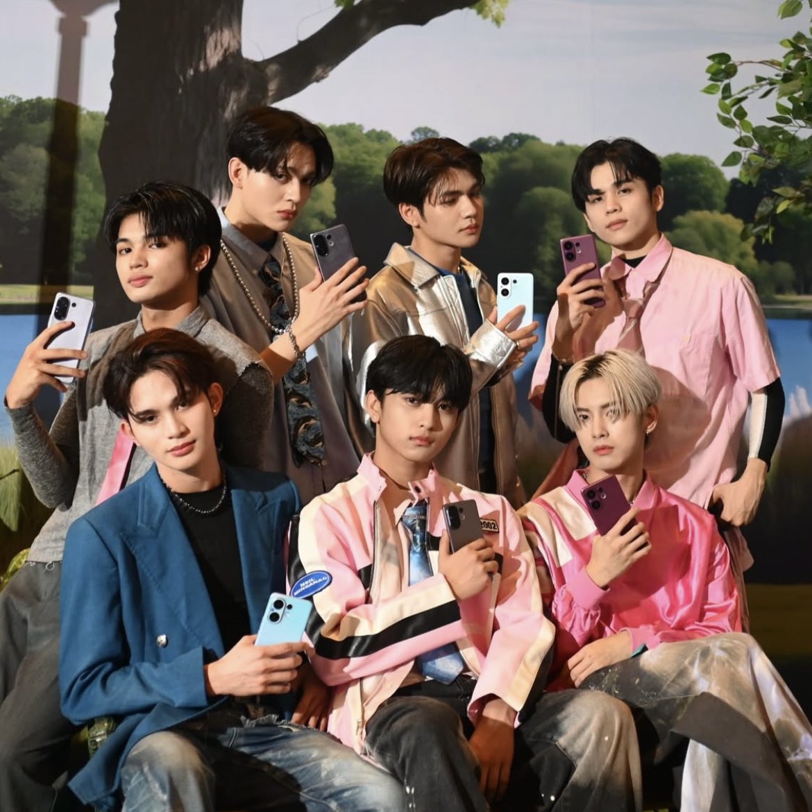 pass retweet Muna

HORI7ON DOMINATES POPVERSE

#HORI7ON_PopVerseAtLIGHT
#HORI7ON #호라이즌 
<a href="/HORI7ONofficial/">HORI7ONofficial</a>