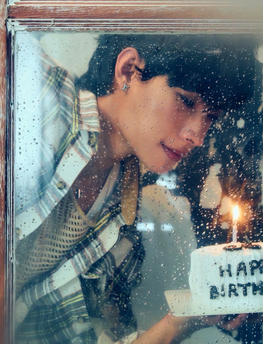 xvexxemo's tweet photo. 🌧️🎂 •• 🤎
- amolystudio ig post 🆕 !
#Chapter25thTutorKrp
#TuTorMakeMeritDay2025
#TutorKrp #MyPlaneTT https://t.co/fJ9luGncyk