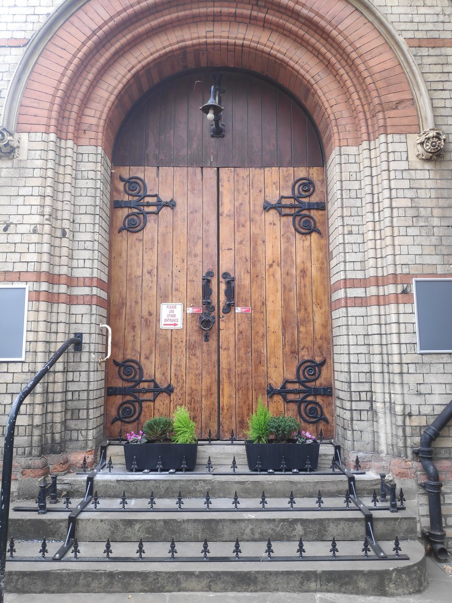 barry_wizard's tweet image. The public realm, a beautiful welcoming place to see and be seen

#StaircaseSaturday
#Hostilearchitecture