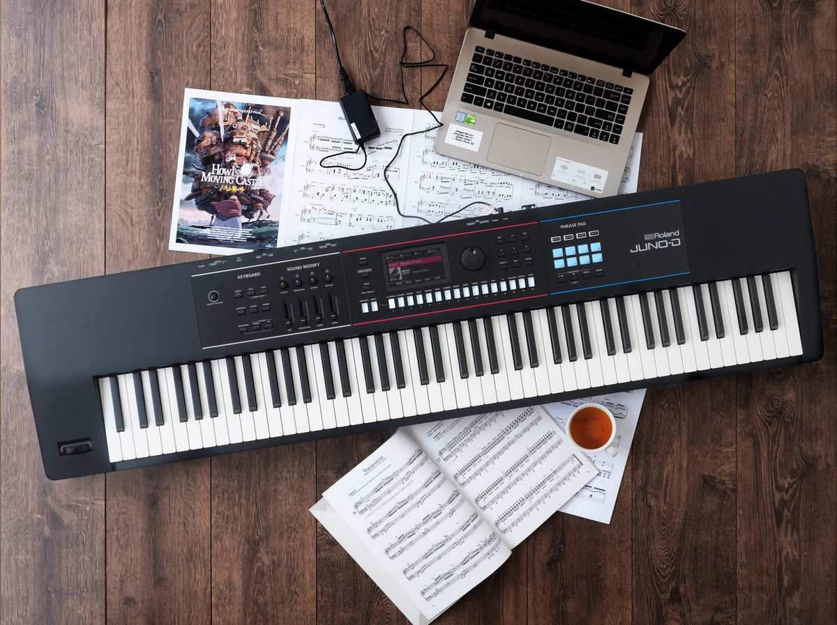 instagram.com/p/DOP3rplE6pu/
Roland JUNO-D8
Serbaguna untuk Semua Genre Musik
Buat kamu yang baru mulai atau udah jago main musik Roland JUNO-D8 ini cocok banget! Bisa buat nge-band, bikin lagu di kamar, sampai main di panggung besar.