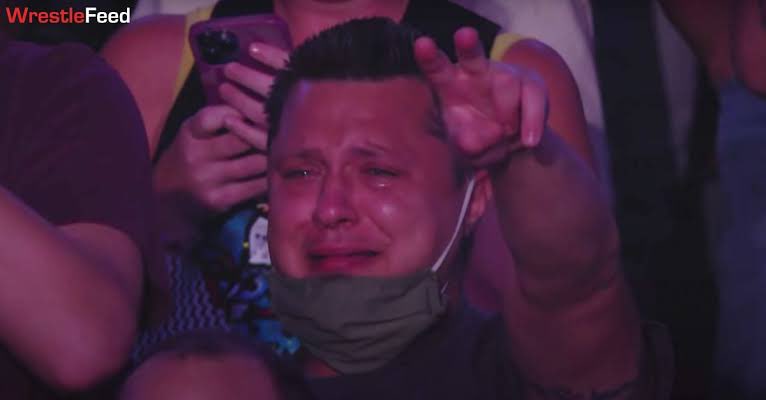 EditorRazor's tweet image. #SmackDown