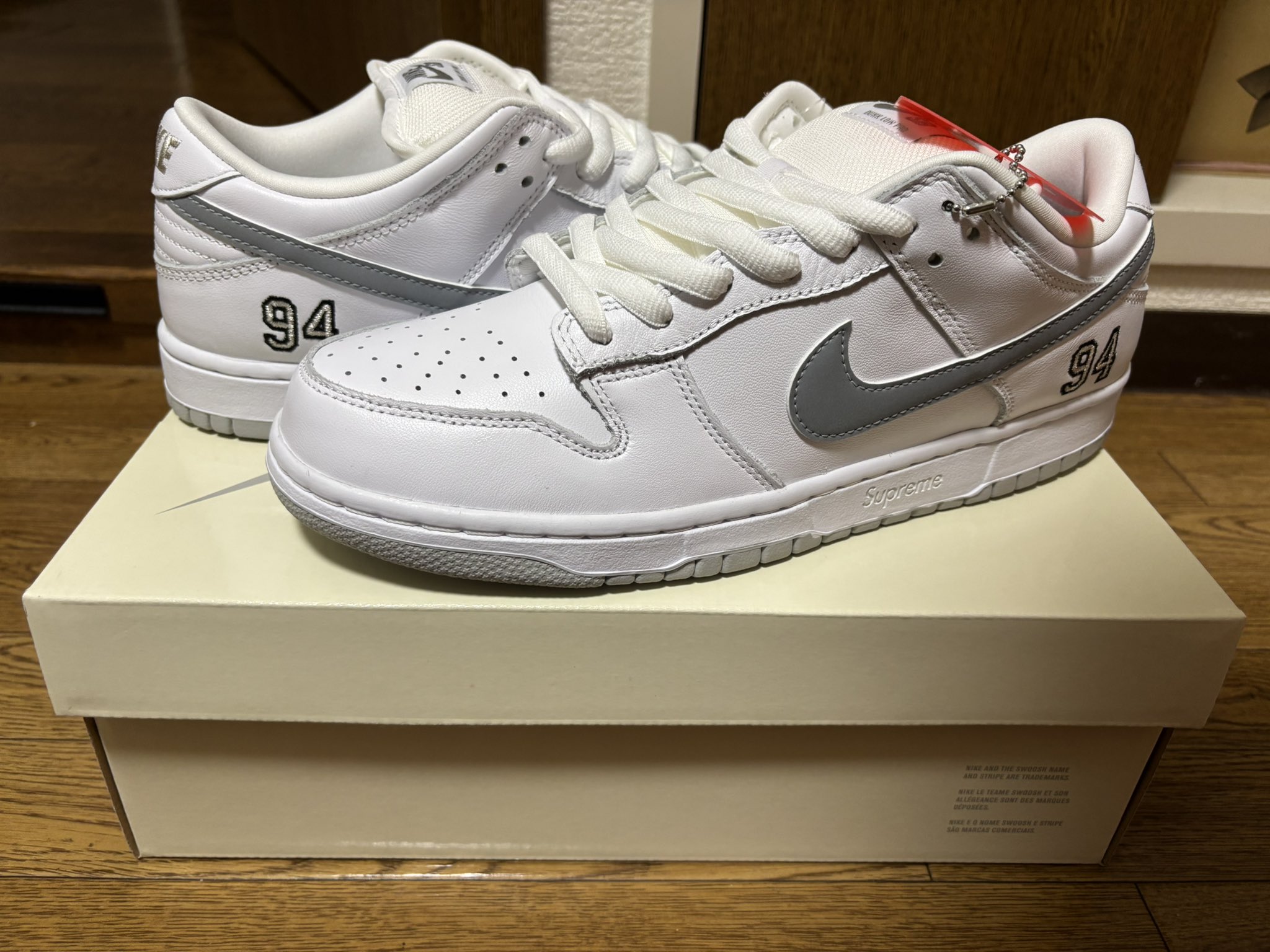 NIKE - えみりんさん専用 NIKE】V2K RUN(スニーカー)｜シューズ｜emmi（エミ）の通販