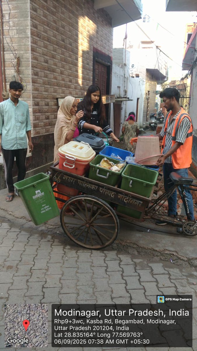 ModinagarNagar's tweet image. 📍 नगर पालिका मोदीनगर वार्ड नंबर 11
🚛 कूड़ा गाड़ी द्वारा घर-घर जाकर कूड़ा कलेक्ट किया गया। —
➡️ कूड़ा सड़क पर न फेंकें
➡️ कूड़ा गाड़ी में ही डालें
➡️ स्वच्छता अपनाएँ, शहर को साफ-सुथरा 

#SwachhBharat #SwachhataHiSeva #CleanModinagar #Ward11 #NagarPalika #KoodaGaadi