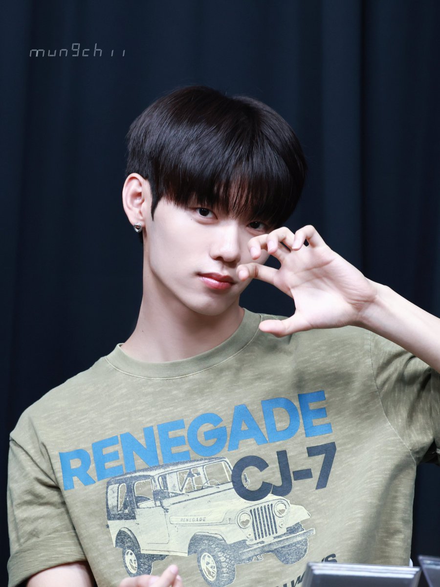 250906

#이정현 #LEEJEONGHYEON 
#이븐 #EVNNE