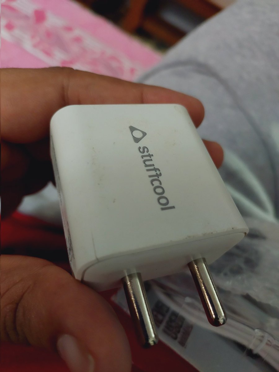 NEerajKAMalwa's tweet image. Received a used charger from @stuffcool
 on Sep 2nd!  Tried contacting for a return, but no response. Terrible customer service! Need this resolved ASAP. #stuffcool #poorquality #customerservice