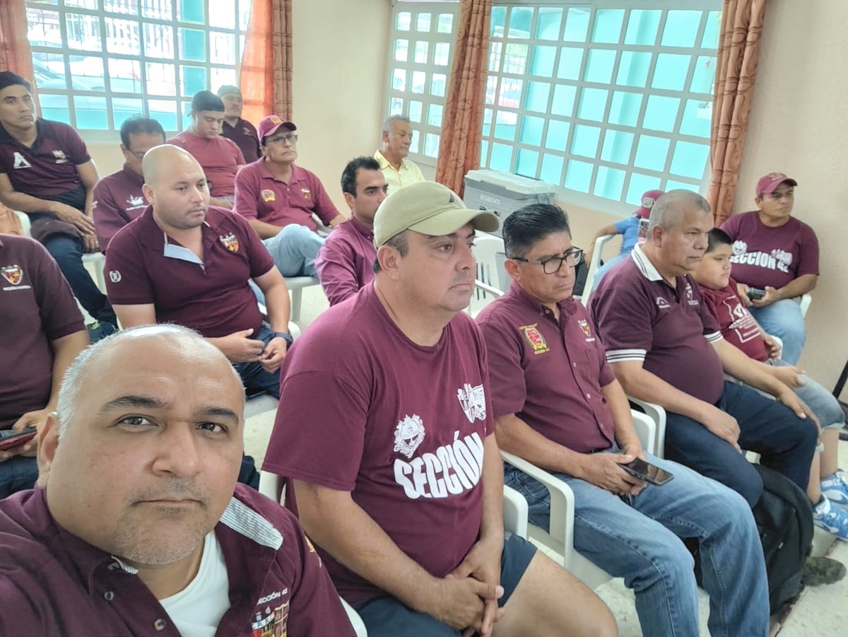 Reunión de grupo Tabasco fomentando la politica de nuestro líder y amigo <a href="/lgps03101/">@lgps0310</a> así como todo el respaldo a nuestro líder nacional ING Ricardo Aldama Prieto así vez afinando los detalles para apoyar a nuestras compañeras jornadas deportivas <a href="/MarcoAzuara1/">Marco Azuara</a>