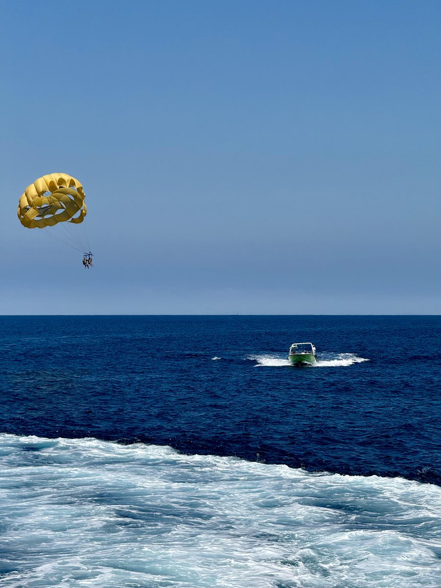 Ieglarouce7161's tweet image. The person  who accompanies  you ‍to  watch ᠎the ​sea  is ᠎gentler ​than  the  sea.