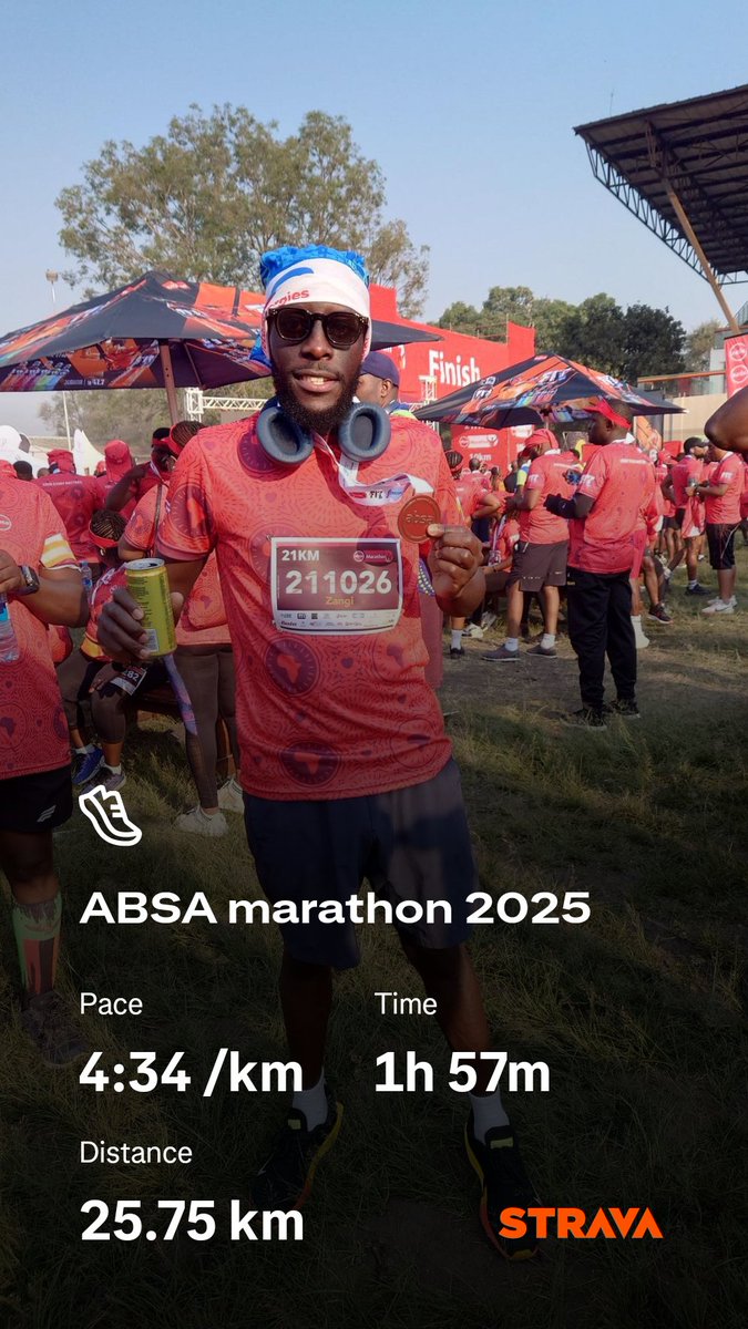 Pantaski_'s tweet photo. Sub 2hour  21km baby 😤 #AbsaMarathon https://t.co/OOrvwkoFBA