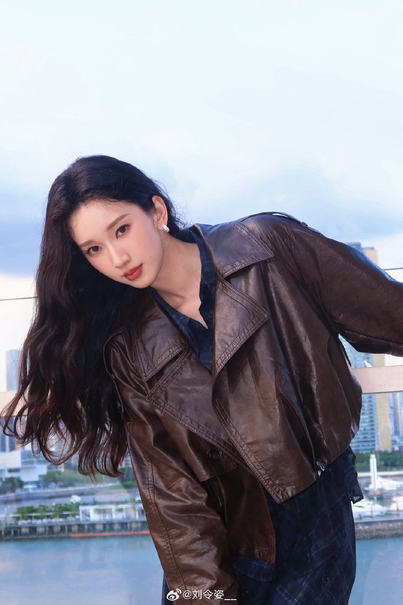 lingzi pics tweet media