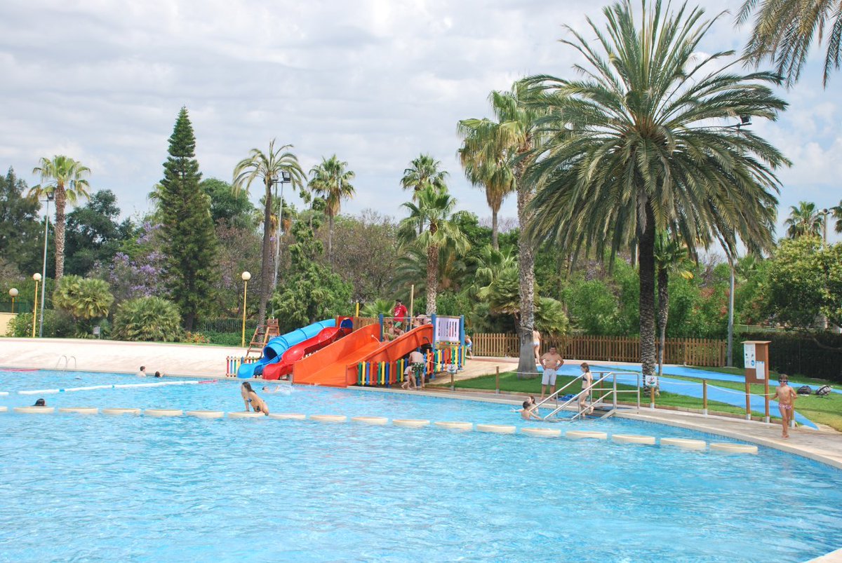AjuntamentVLC's tweet image. 🏊‍♂️Últim cap de setmana per a refrescar-te en les piscines municipals que romanen obertes!

💦 Parc de l'Oest
💦 #Benicalap
💦 #Benimaclet
💦 #Natzaret

Disfruta del bany lliure, cursos de natació i activitats recreatives 🌊

#UnEstiuAmbMoltDEsport #València