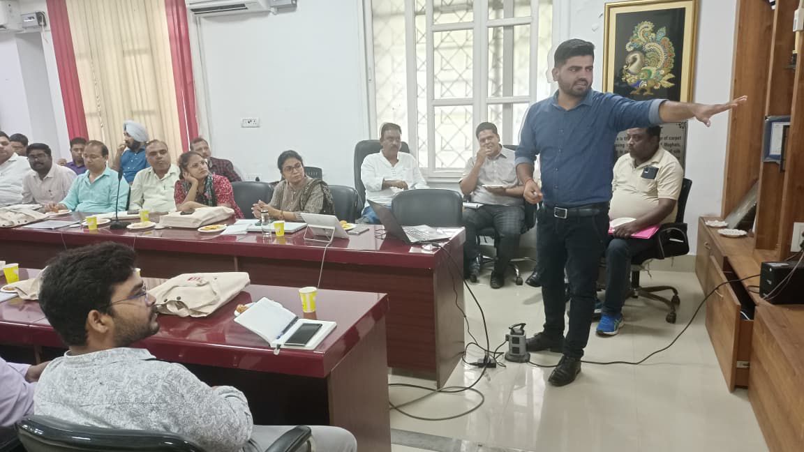 CSEINDIA's tweet image. On September 4, 2025, the Agra Municipal Corporation (@AgraNagarNigam) convened the Second Stakeholder Consultation Meeting to shape a City-Level Action Plan for Safe Reuse of Treated Water, under the mandate of the National Mission for Clean Ganga (NMCG).

CSE will be providing…