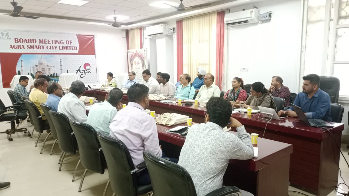 CSEINDIA's tweet image. On September 4, 2025, the Agra Municipal Corporation (@AgraNagarNigam) convened the Second Stakeholder Consultation Meeting to shape a City-Level Action Plan for Safe Reuse of Treated Water, under the mandate of the National Mission for Clean Ganga (NMCG).

CSE will be providing…