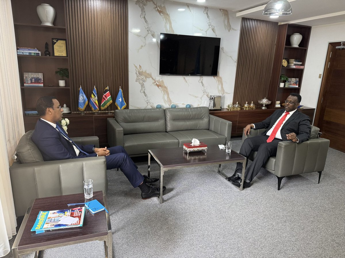 Somali Embassy-Kenya🇸🇴 (@somaliainkenya) on Twitter photo H.E. Hassan Moallin Mahmoud, Minister of Justice & Constitutional Affairs @mojsomalia paid a courtesy call on Somali Ambassador H.E. Jabril Abdulle <a href="/Ijabril/">Jabril Ibrahim Abdulle</a>. During his visit, the Minister toured various embassy departments & encouraged staff in their dedicated services. #Somalia H.E. Hassan Moallin Mahmoud, Minister of Justice & Constitutional Affairs @mojsomalia paid a courtesy call on Somali Ambassador H.E. Jabril Abdulle <a href="/Ijabril/">Jabril Ibrahim Abdulle</a>. During his visit, the Minister toured various embassy departments & encouraged staff in their dedicated services. #Somalia