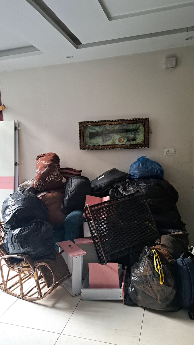 This is what displacement looks like our life packed into bags, leaving behind the walls that once felt like home. 💔🇵🇸
gofundme.com/f/help-eman-ev…